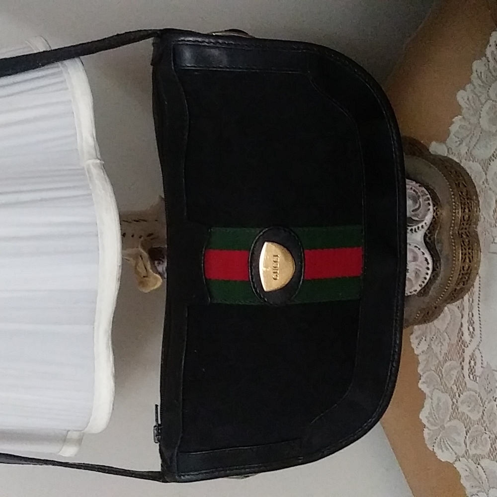 Gucci shoulder bag